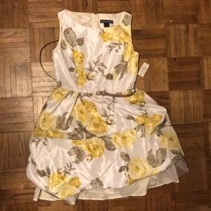 Size 8 Jessica Howard flower dress